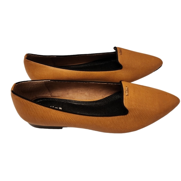 Viina Pointy Toe Flats - Picture 6 of 11